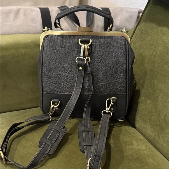 Black Croc-Embossed Crossbody Bag - Picture 3 of 6